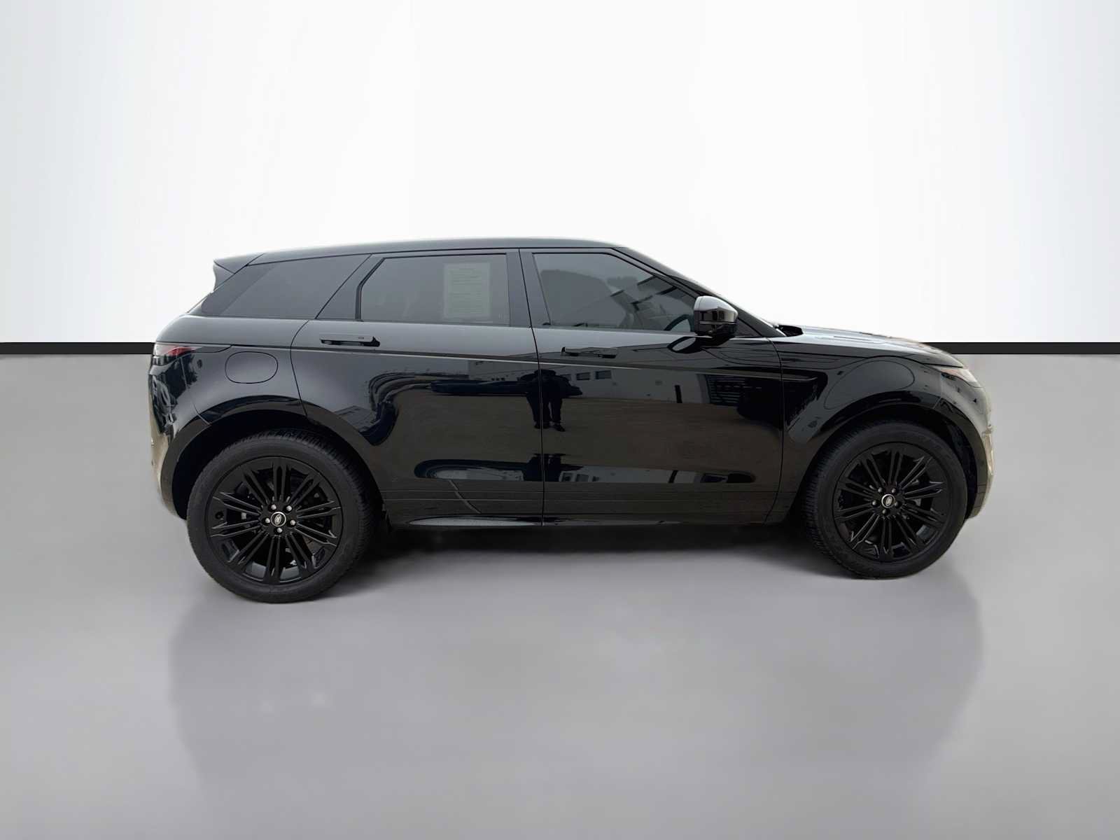 Certified 2025 Land Rover Range Rover Evoque Dynamic SE AWD/4WD image 7
