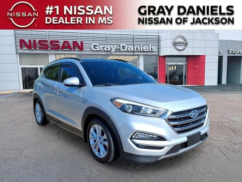 Used 2016 Hyundai Tucson Limited w/ Option Group 03 FWD image 1