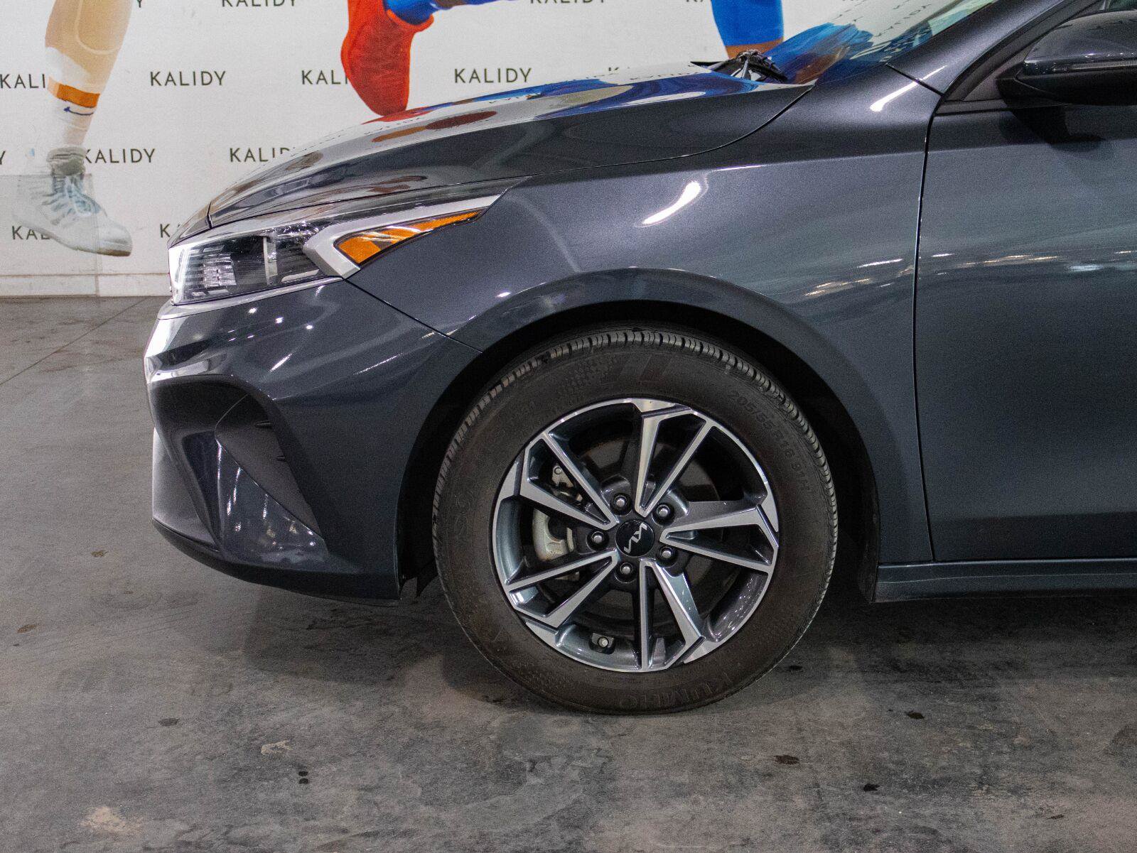 Used 2023 Kia Forte LXS w/ LXS Technology Package FWD image 15