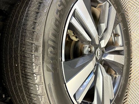 Used 2023 Nissan Rogue SL w/ SL Premium Package image 37