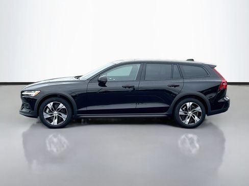 Used 2025 Volvo V60 B5 Cross Country Plus AWD/4WD image 4