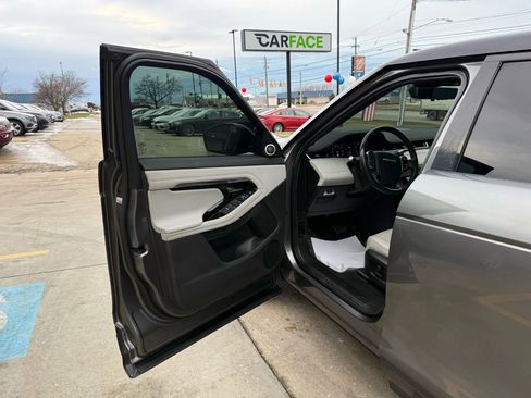 Used 2020 Land Rover Range Rover Evoque SE image 19