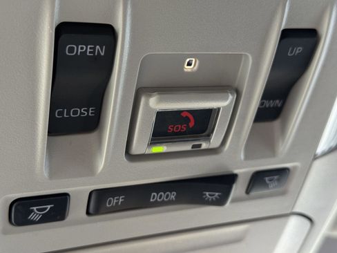 Certified 2023 Toyota Highlander XLE image 26