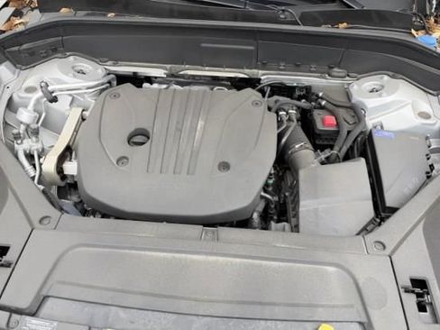 Used 2025 Volvo XC90 B5 Core AWD/4WD image 19