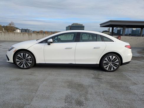 Certified 2026 Mercedes-Benz EQE 320 4MATIC Sedan image 9