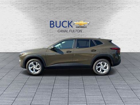 Used 2024 Chevrolet Trax LS w/ LS Convenience Package image 1