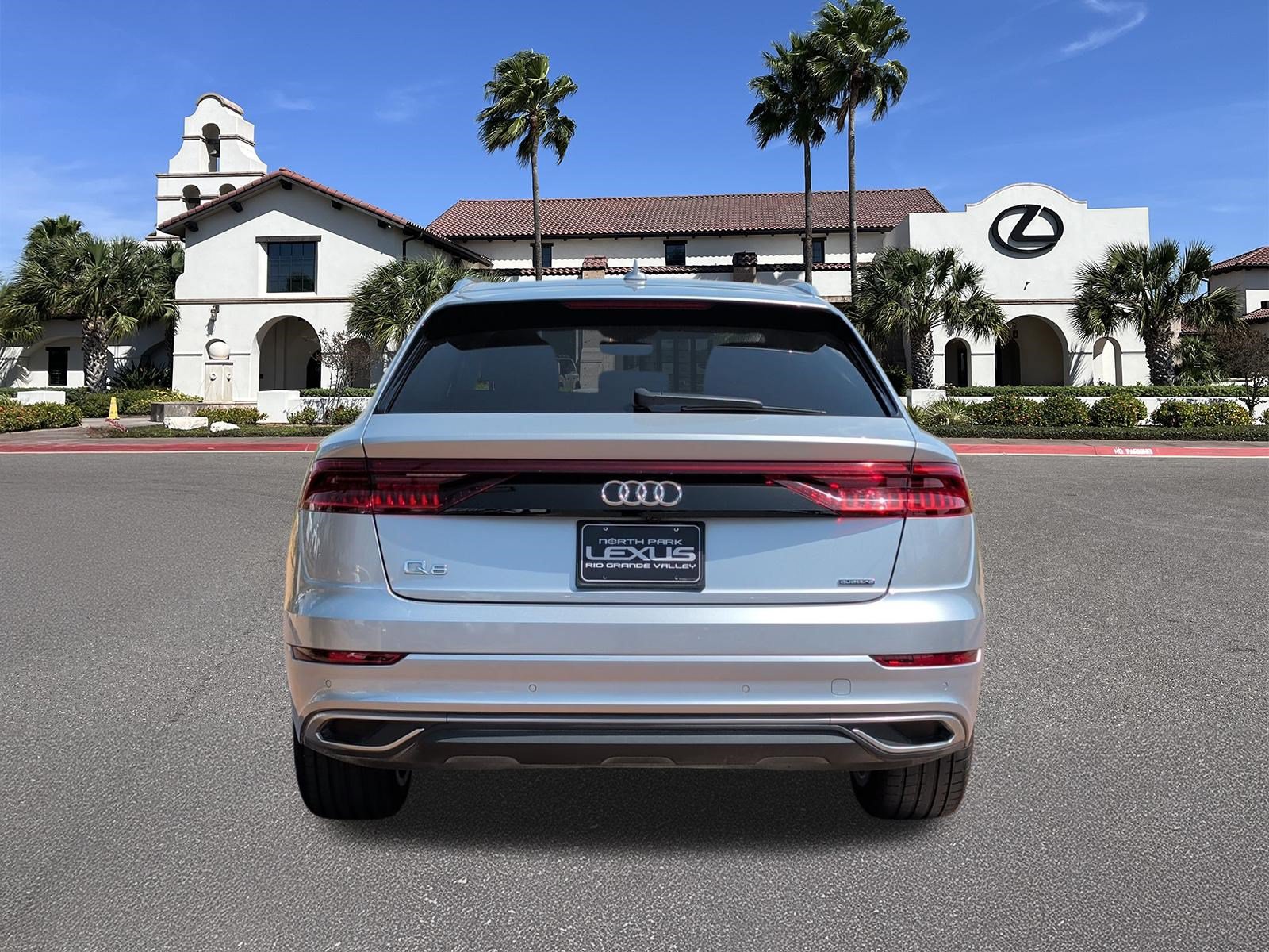 Used 2022 Audi Q8 Premium w/ Convenience Package AWD/4WD image 3
