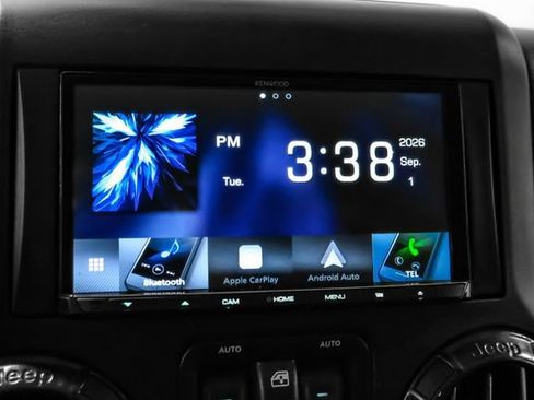 Used 2014 Jeep Wrangler Unlimited Sahara w/ Connectivity Group AWD/4WD image 28