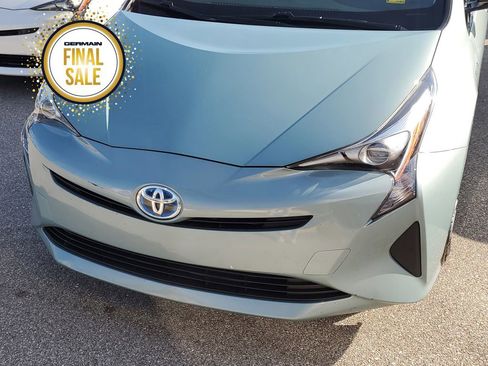 Certified 2016 Toyota Prius Three image 11