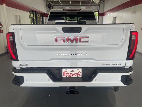 New 2026 GMC Sierra 2500 Denali w/ Denali Reserve Package AWD/4WD image 5