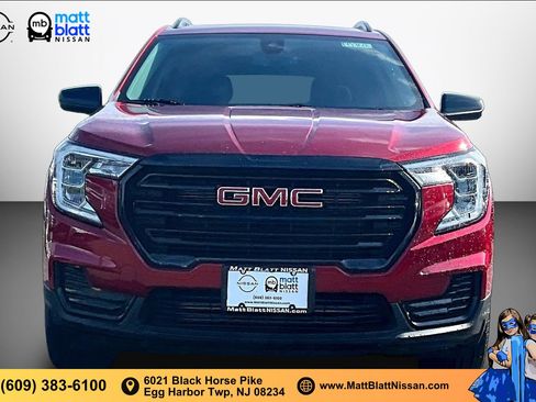 Used 2023 GMC Terrain SLE w/ Elevation Edition AWD/4WD image 2