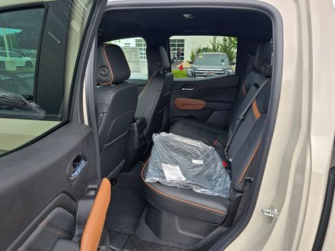 New 2026 GMC Canyon AT4 w/ AT4 Premium Package AWD/4WD image 19