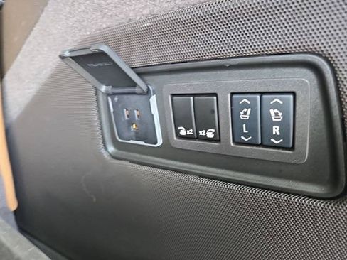 Certified 2024 Cadillac Escalade Sport w/ Touring Package AWD/4WD image 39