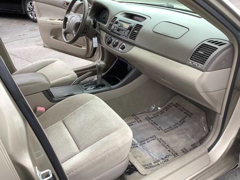 Used 2004 Toyota Camry LE image 27
