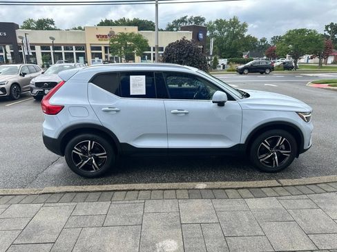 Used 2025 Volvo XC40 B5 Core AWD/4WD image 8