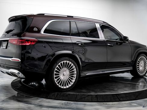 Used 2024 Mercedes-Benz Maybach GLS 600 4MATIC image 11