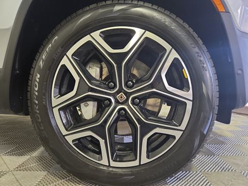 Used 2025 Rivian R1S Adventure Dual AWD/4WD image 11
