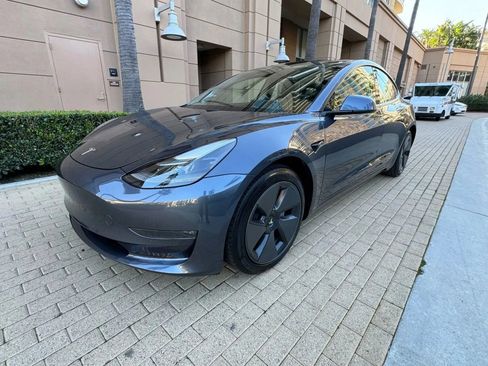 Used 2023 Tesla Model 3 Standard Range image 4