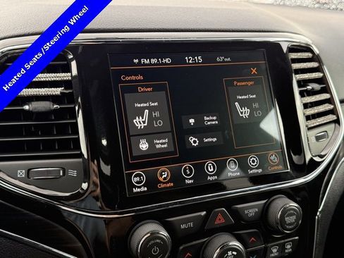 Used 2021 Jeep Grand Cherokee Limited image 3