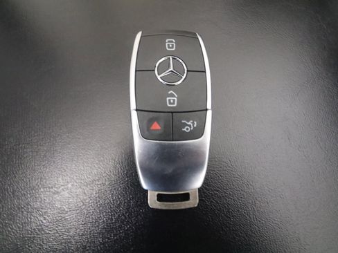 Used 2021 Mercedes-Benz GLB 250 image 23