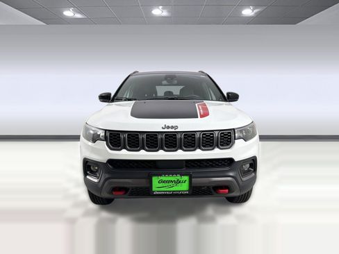 Used 2024 Jeep Compass Trailhawk AWD/4WD image 6