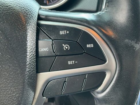 Used 2022 Jeep Grand Cherokee Limited RWD image 13