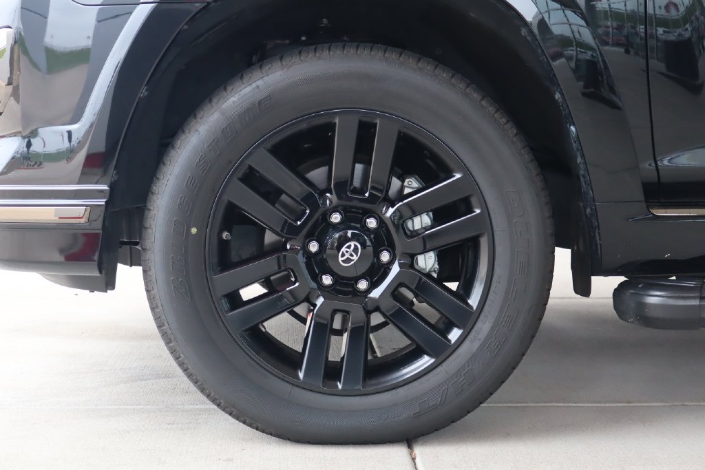 Used 2021 Toyota 4Runner Nightshade AWD/4WD image 5