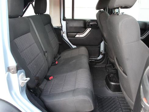 Used 2012 Jeep Wrangler Unlimited Rubicon w/ Dual Top Group AWD/4WD image 20