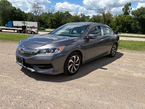 Used 2016 Honda Accord EX image 14