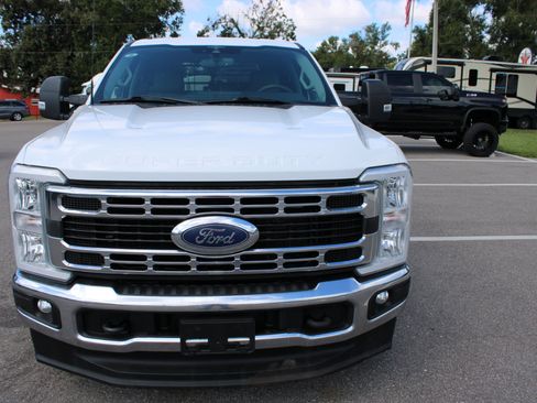 Used 2023 Ford F250 XLT w/ F-250 >10K GVWR Package image 2