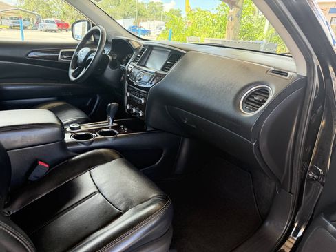 Used 2015 Nissan Pathfinder Platinum AWD/4WD image 24
