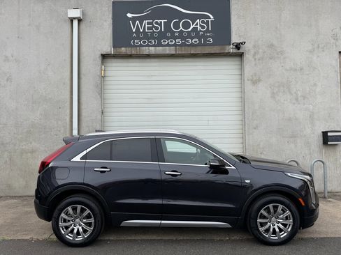 Used 2023 Cadillac XT4 Premium Luxury image 2