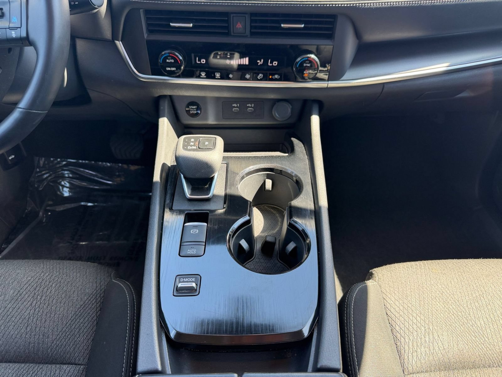 Used 2025 Nissan Rogue SV FWD image 41