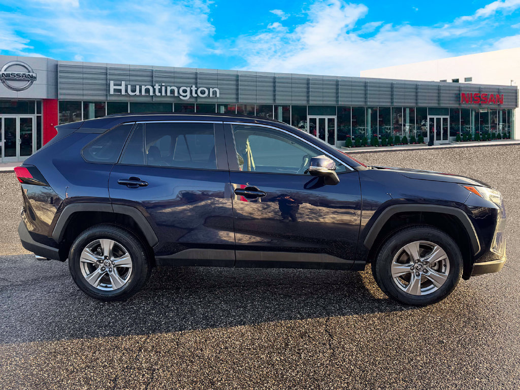 Used 2024 Toyota RAV4 XLE AWD/4WD image 8