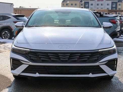 New 2026 Hyundai Elantra Limited FWD image 2