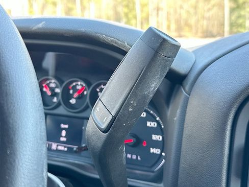 Used 2023 Chevrolet Silverado 1500 Custom image 21