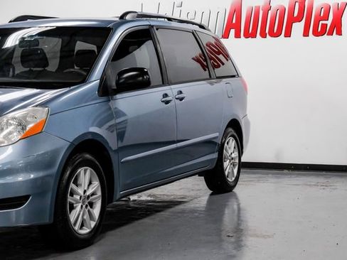 Used 2008 Toyota Sienna LE image 8