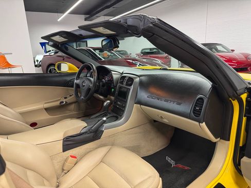 Used 2007 Chevrolet Corvette Coupe w/ Preferred Equipment Group RWD image 51