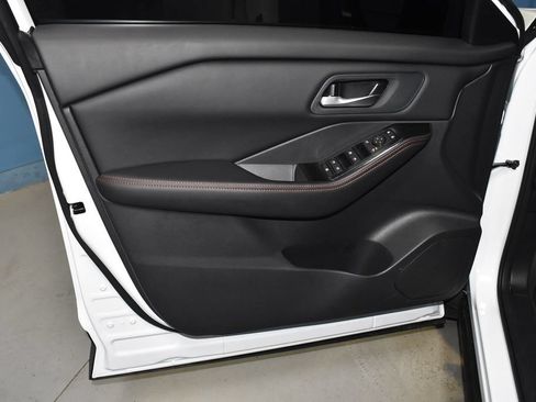 Used 2026 Nissan Rogue SV AWD/4WD image 4