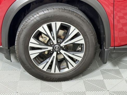 Used 2022 Nissan Rogue SV w/ SV Premium Package FWD image 12