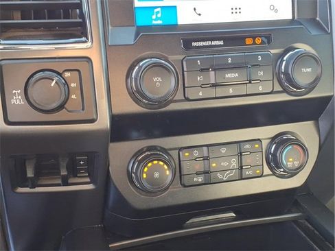 Used 2019 Ford F250 XLT w/ XLT Premium Package image 10