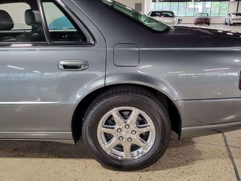 Used 2004 Cadillac Seville SLS w/ Preferred Equipment Group FWD image 27