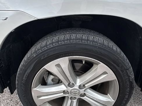 Used 2012 Toyota Highlander Limited FWD image 26