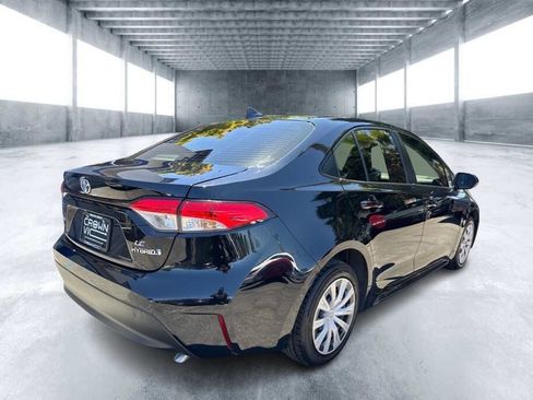 Used 2023 Toyota Corolla LE FWD image 3