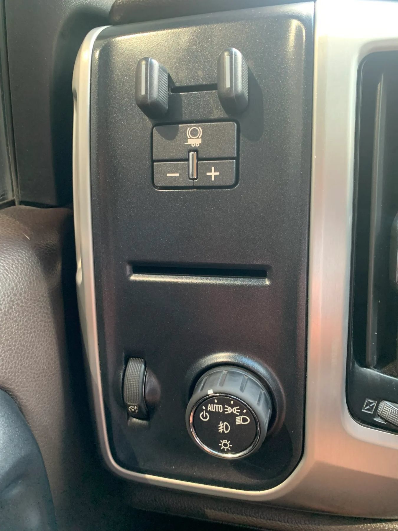 Used 2014 GMC Sierra 1500 SLT w/ SLT Crew Cab Value Package RWD image 22