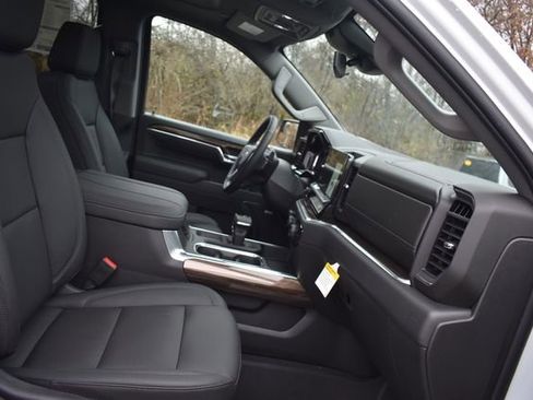 New 2026 Chevrolet Silverado 1500 RST w/ Dark Appearance Package image 18