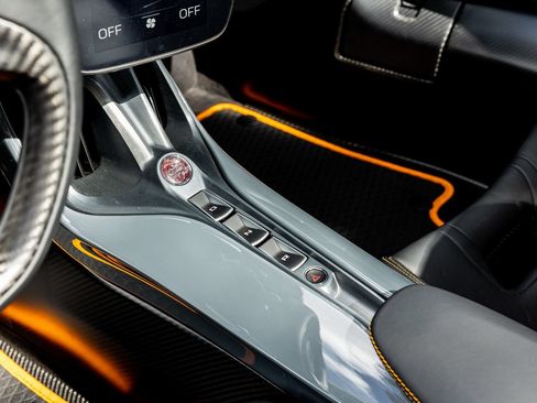 Used 2021 McLaren Elva RWD image 79