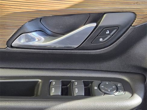 Used 2019 GMC Terrain SLE w/ Driver Convenience Package image 23