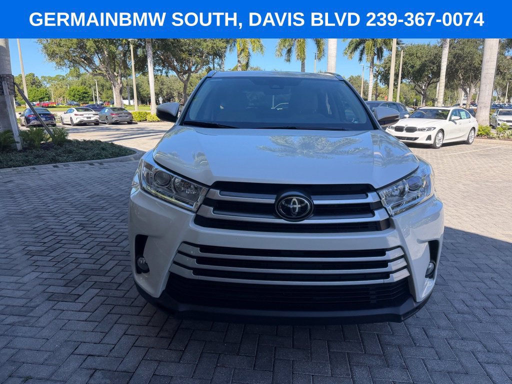 Used 2019 Toyota Highlander XLE FWD image 4