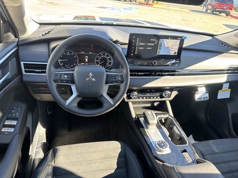 New 2026 Mitsubishi Outlander AWD image 7